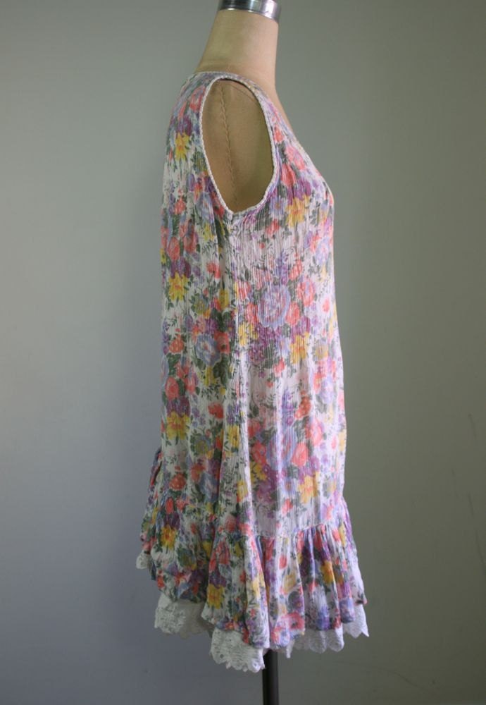 Pastel floral babydoll dress / grunge / garden party / eyelet lace / ruffle