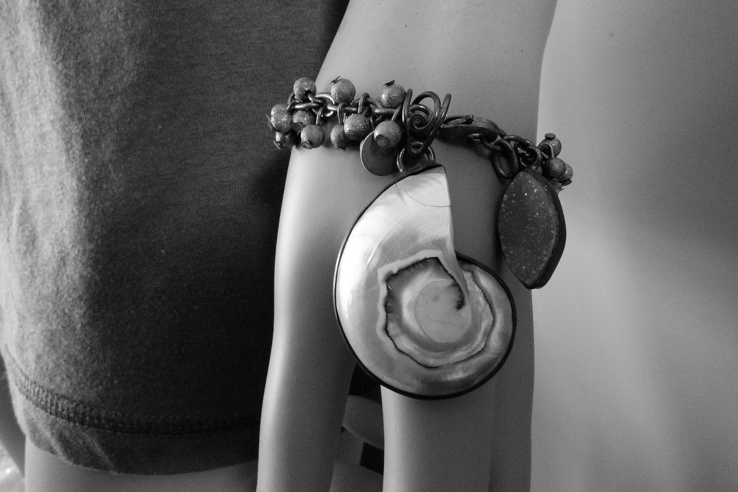 ON SALE druzy shell bracelet Brazilian jewelry by BeijoFlor