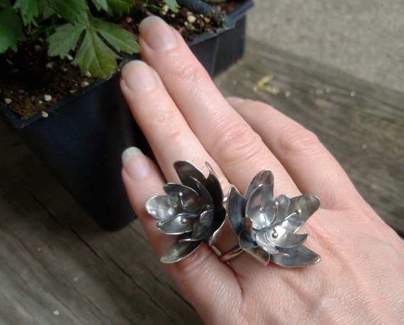 flower ring: night blossom