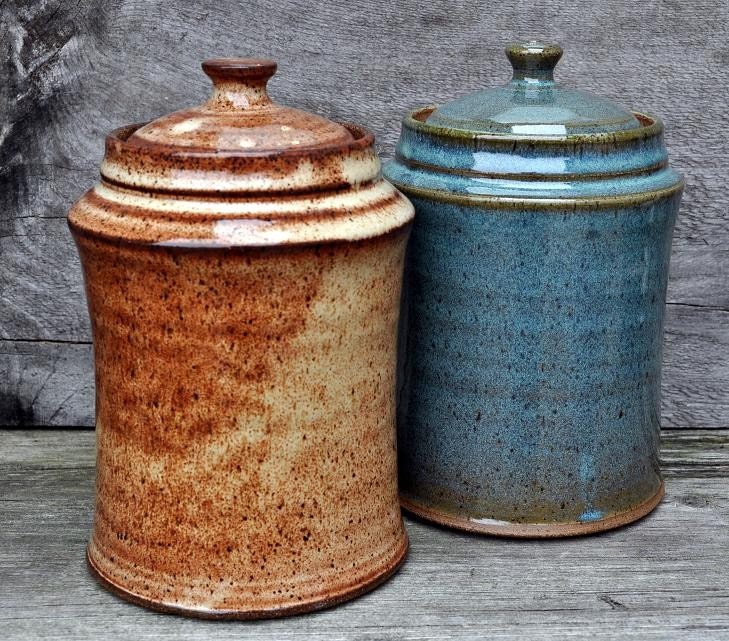 what do you think? I'm looking for 3 ceramic canisters for my kitchen, for flour, sugar etc