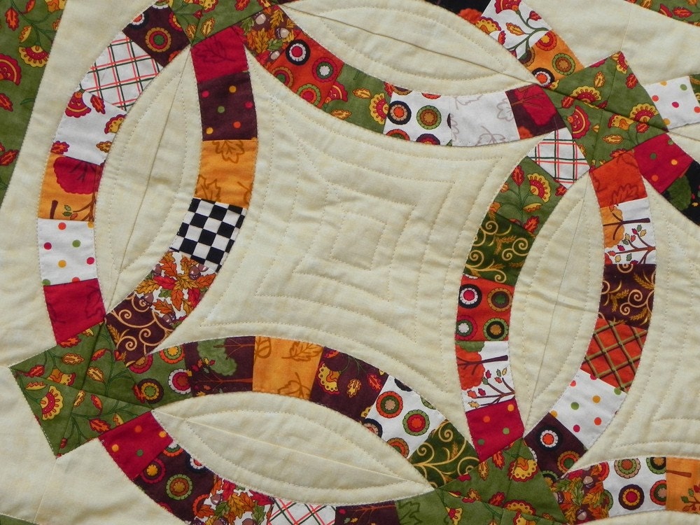 QUILT SALE Saltbox Harvest Double Wedding Ring Table Runner Quilt