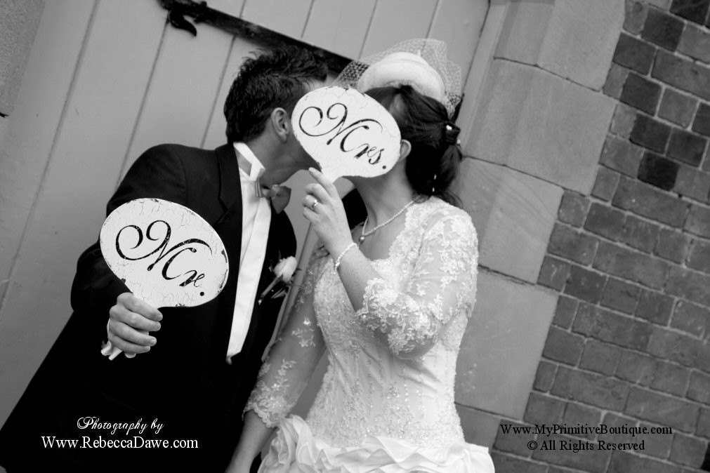 MR and MRS Wedding SIGNS Vintage Paddles Signs with Handles Romantic 