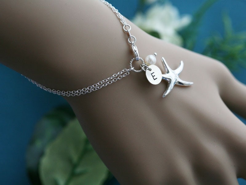 If you want to have your beach wedding jewelry paired with sea 
