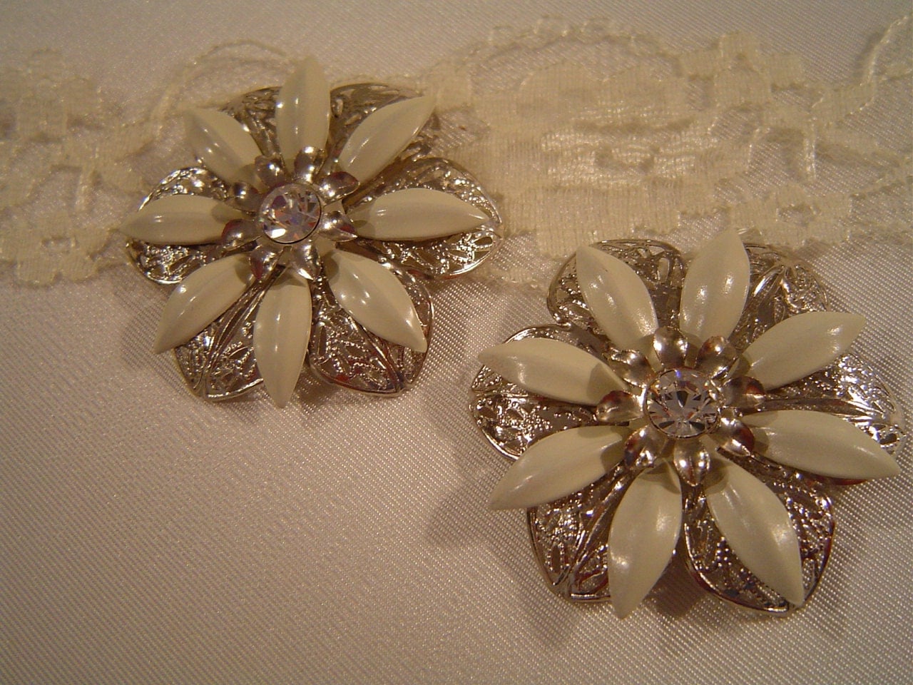 Bridal shoe clips made with Swarovski rhinestones and enameled flowers