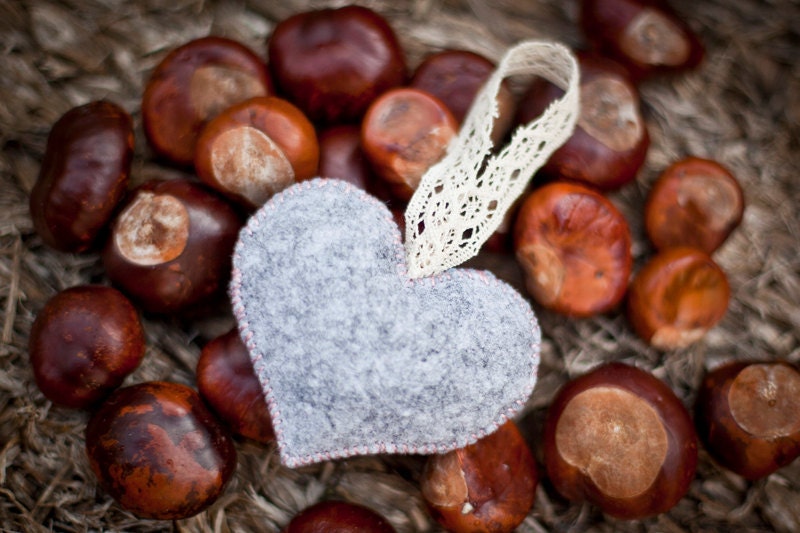 Felted heart grey for your wedding decorations or for your romantic look 