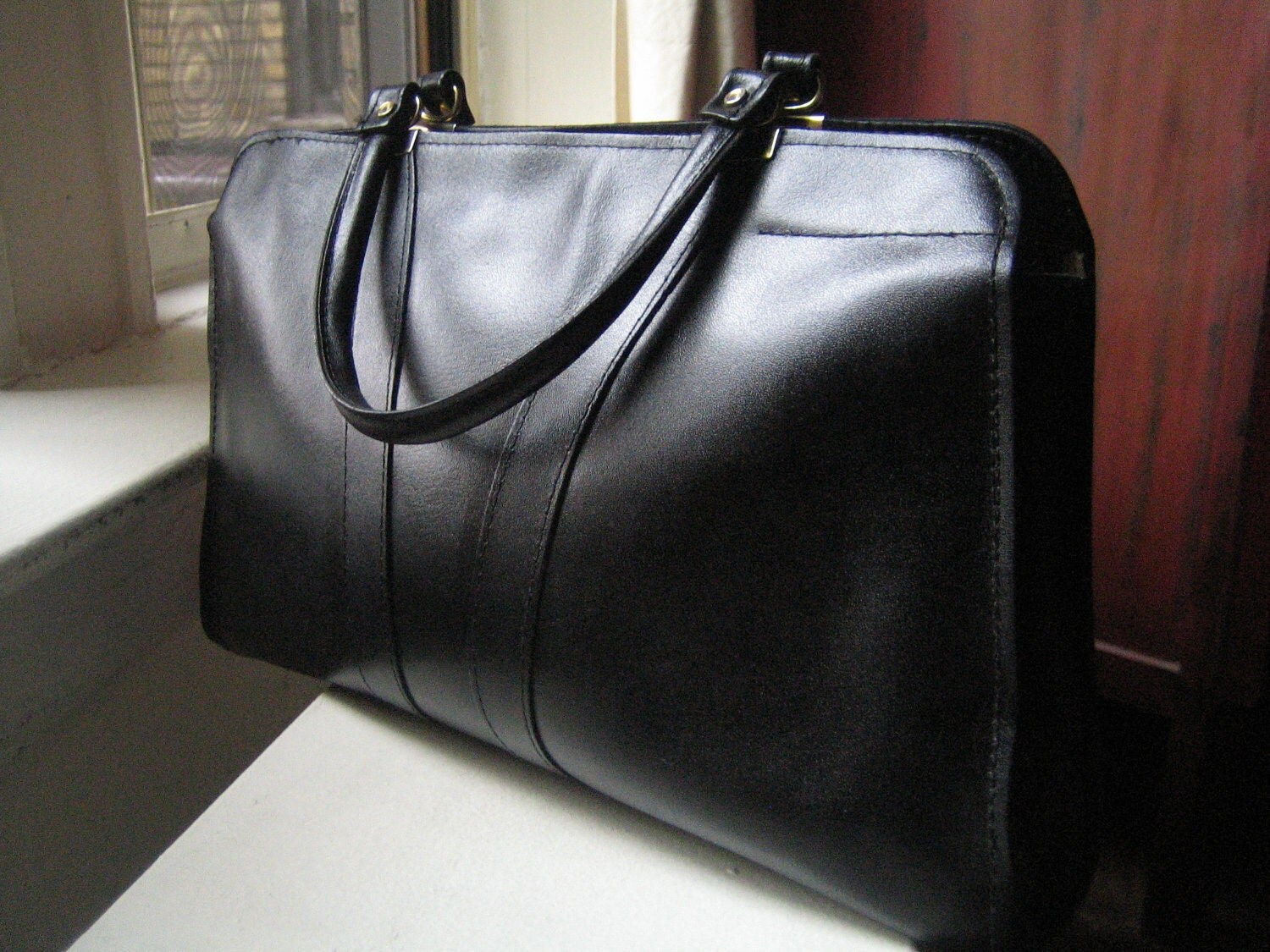 black resume bag