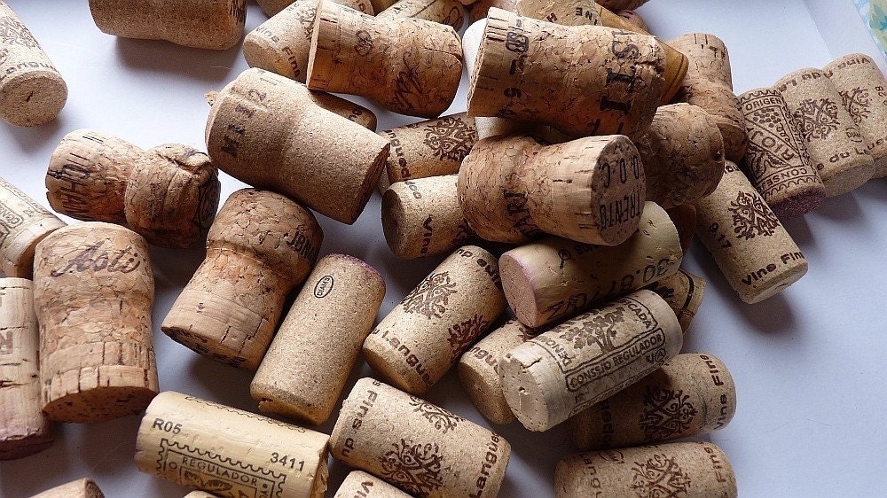 25 used wine corks for upcycling