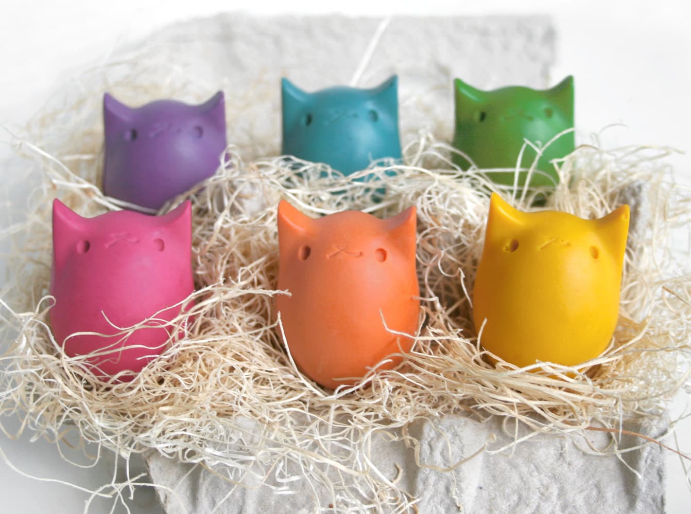 Babys Valentines Pastel Kitty Egg Crayons
