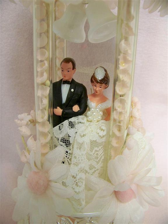 Vintage Wedding Cake Topper 60's Pink Daisies Bride and Groom From snogirl