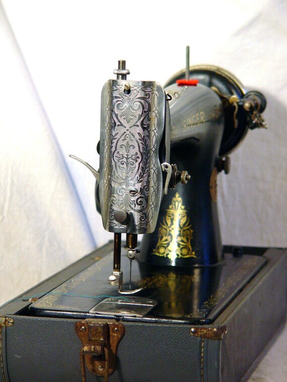 Singer Sewing Machine Model 66 In Perfect Working Order circa