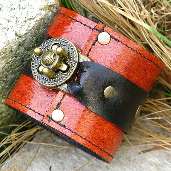 Steampunk Unisex Leather Wrist Wallet Cuff with by sewlutionsbyamo