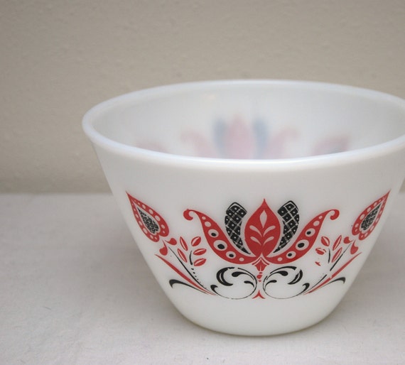 FIRE KING Mixing Bowl 7 inch / Vintage Modern Tulip Pattern