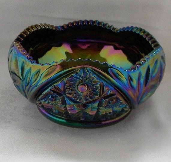 LE Smith Amethyst Carnival Glass Bowl