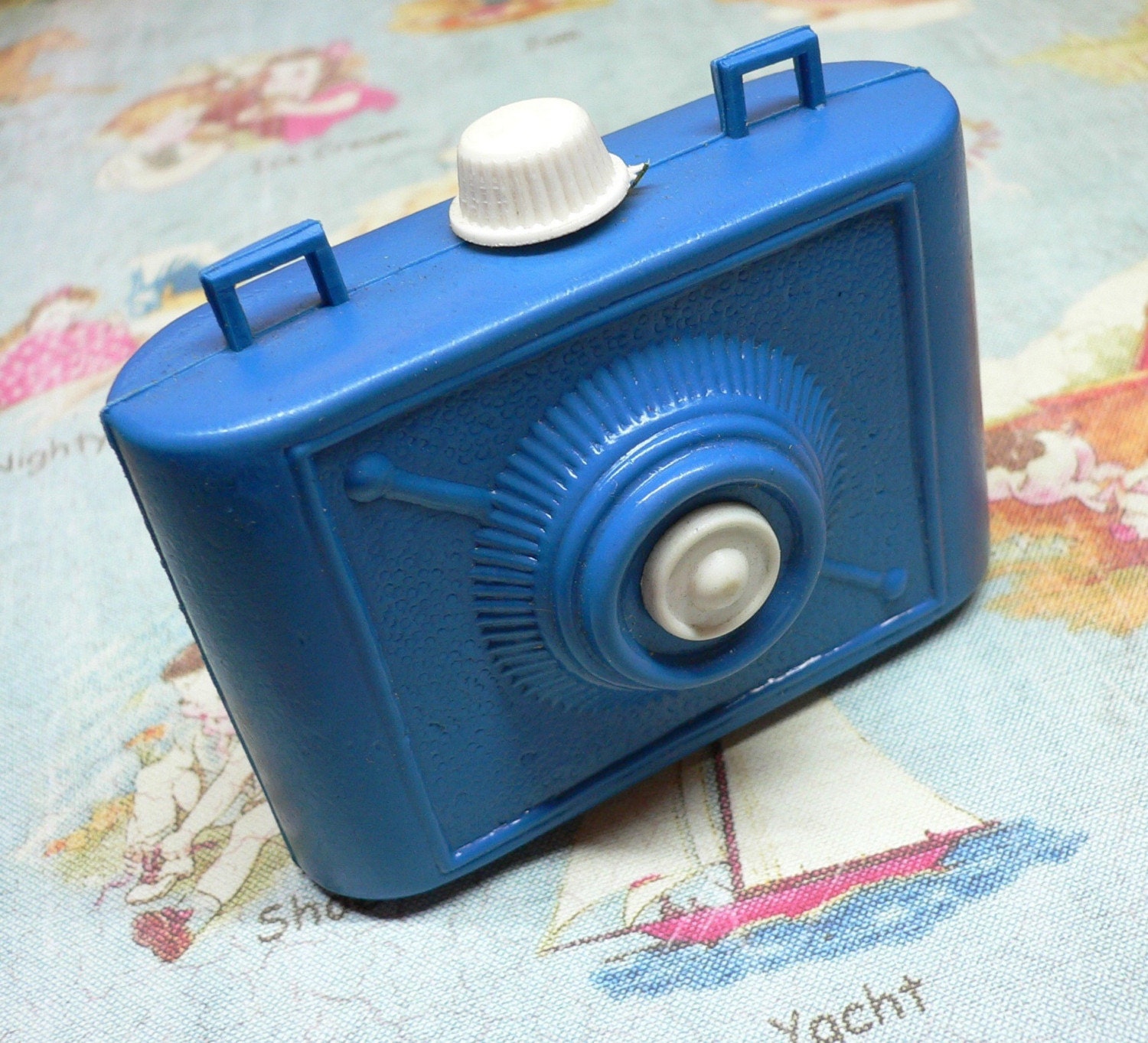 Vintage 60s PLASTIC SQUIRT CAMERA Blue