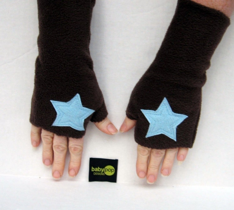 Kids Fingerless Superhero Star Gloves cuff by babypop on Etsy