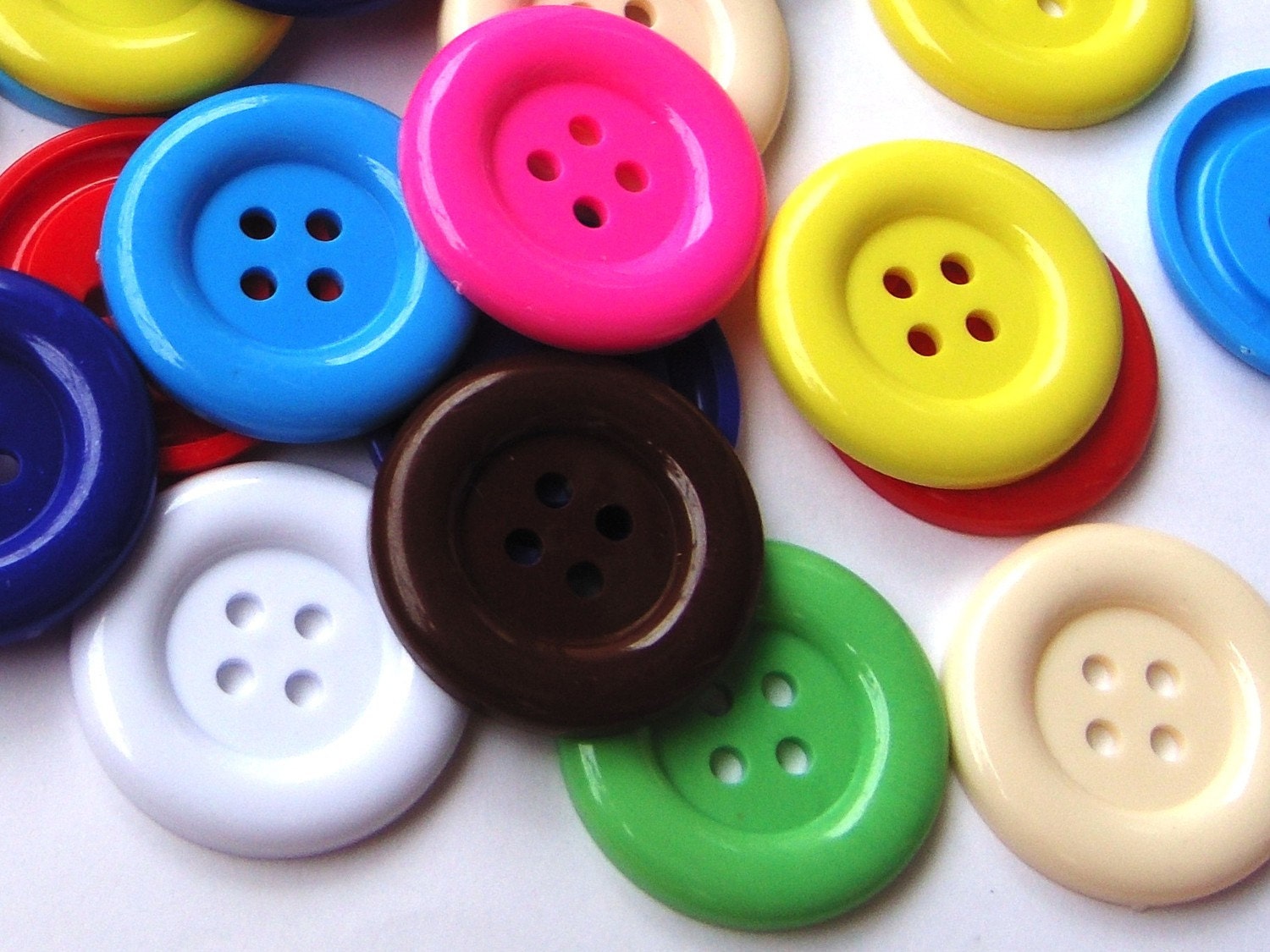 Raewadolly 72pcs Large Colorful Button 4 Hole 1.5nch