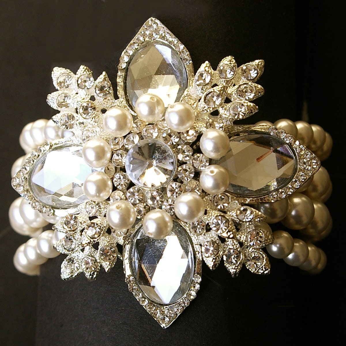 Vintage Pearl Bracelet Bridal.