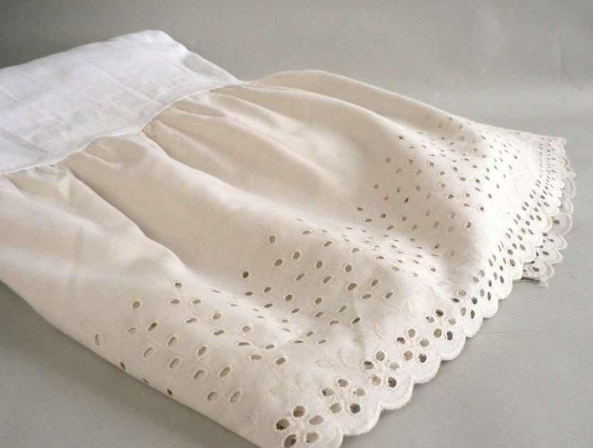 Ivory Bed Skirt with Eyelet Lace Full Size Dust Ruffle