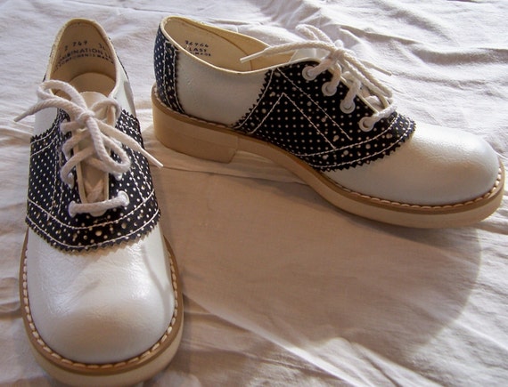 Vintage Girls Saddle Shoes size 3 1/2 D by RoShamBo on Etsy