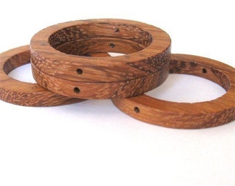Bayong Wood Flat Circle 35mm Rings, 2 holes drilled, set of 4