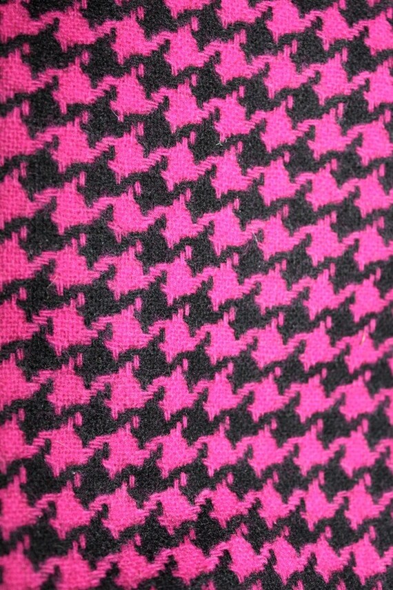 80s vintage Hot pink and black houndstooth Wool fabric