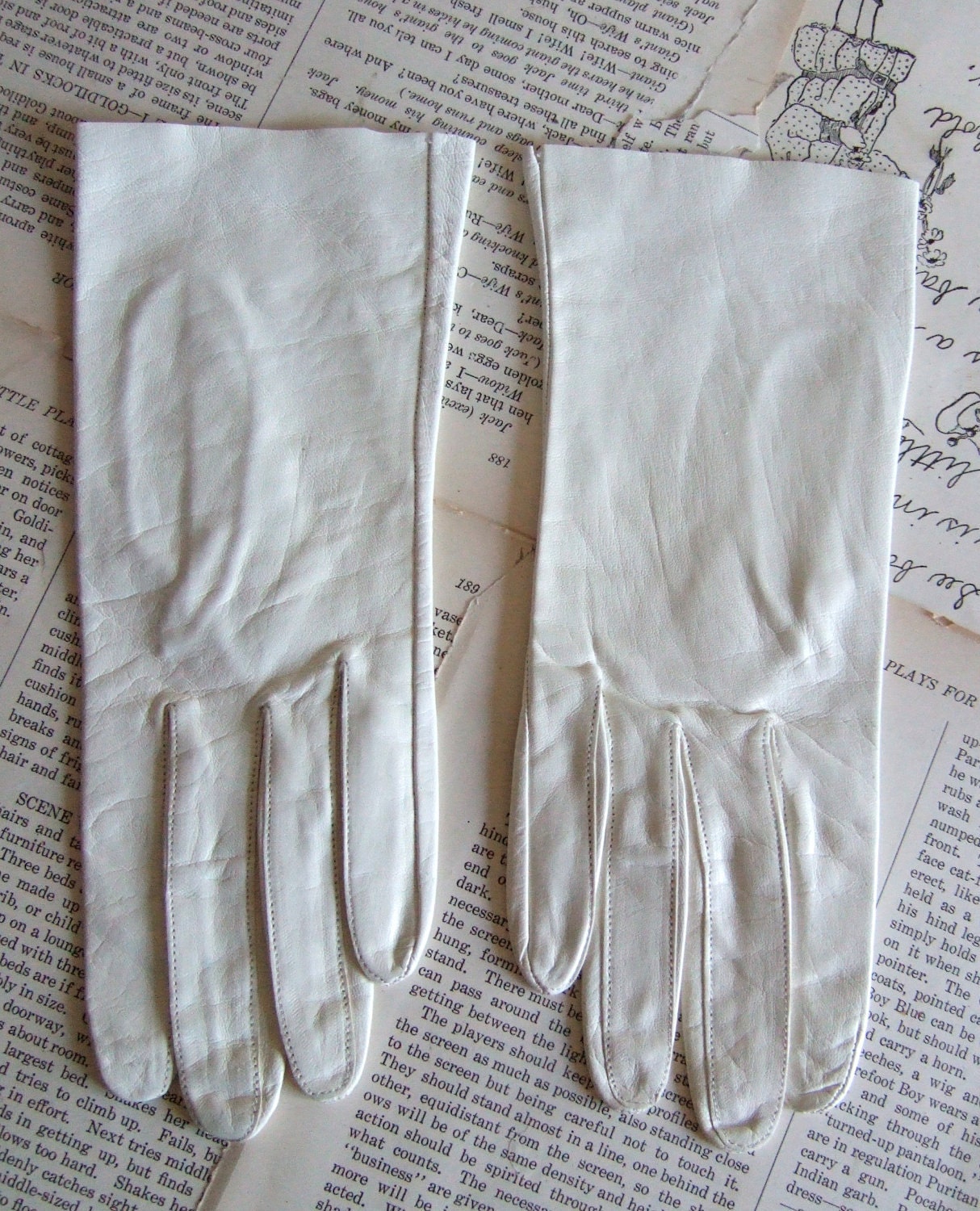 VINTAGE White LEATHER gloves by jennyelkins on Etsy