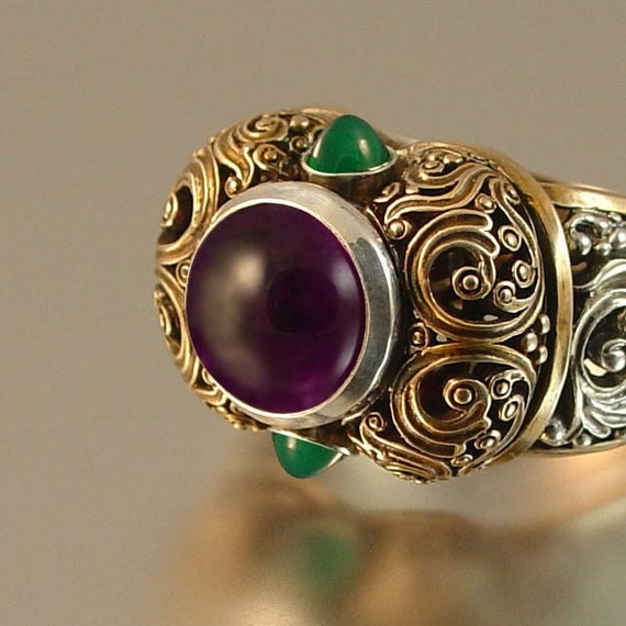 Items similar to THE EMPRESS ring with Amethyst and Chrysoprase on Etsy