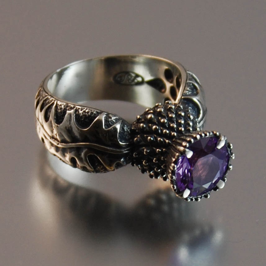 BLOOMING THISTLE silver ring with Amethyst