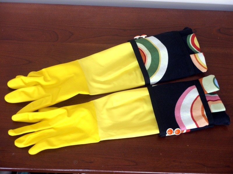 Fun and Funky Dots Gloves for Dish Washing and by berkshirehostess