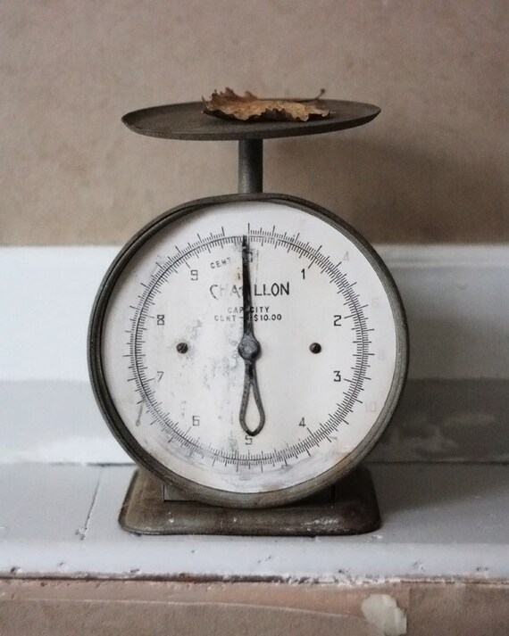 Antique Coin Scale. Vintage Chatillon penny and nickel counter