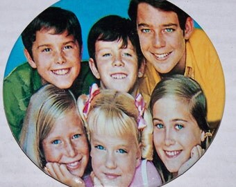 Custom 1970s BRADY BUNCH 3.5 inch pinback button, refrigerator magnet, standee.... 3 DISPLAYS in one
