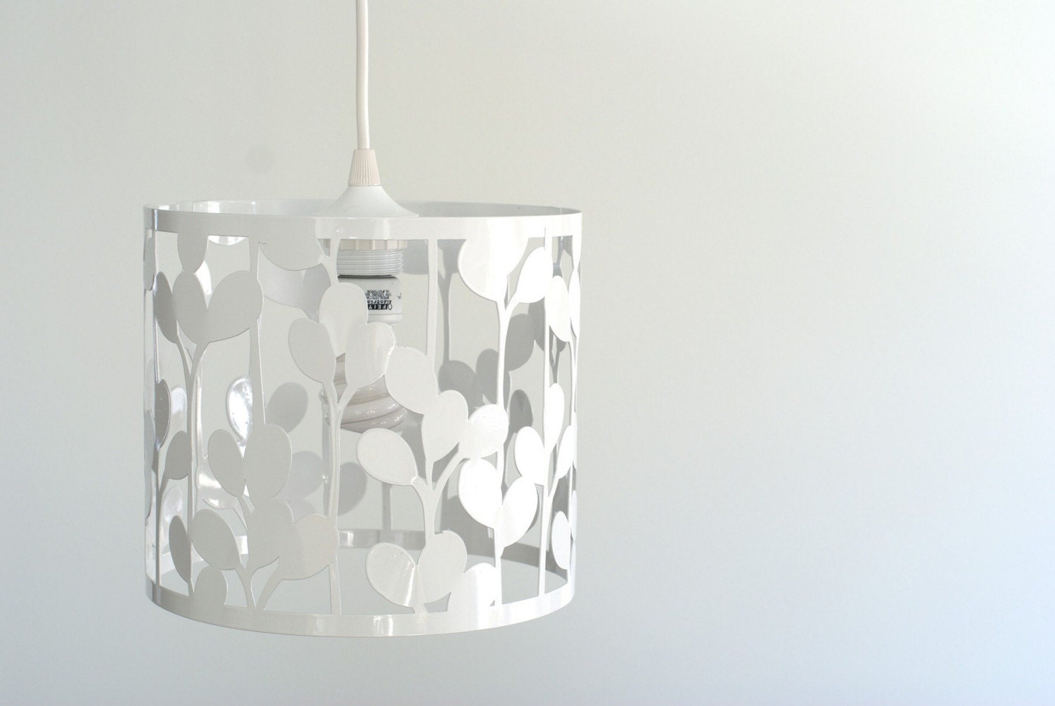 vertical leaf pendant light