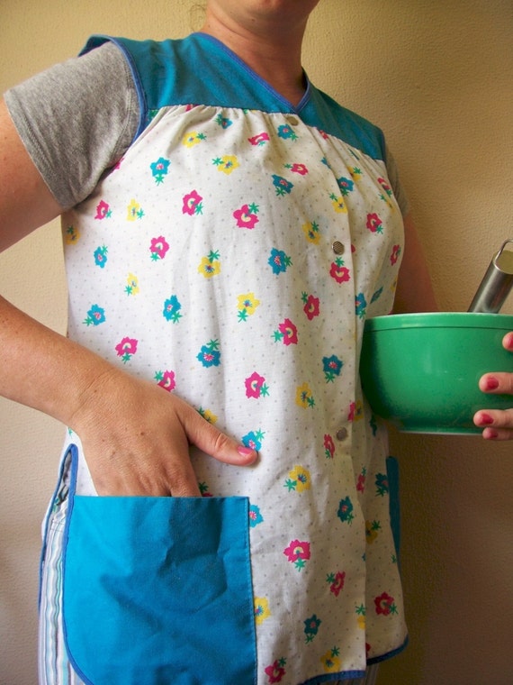 SALEVintage Apron Snap Front w/Pockets