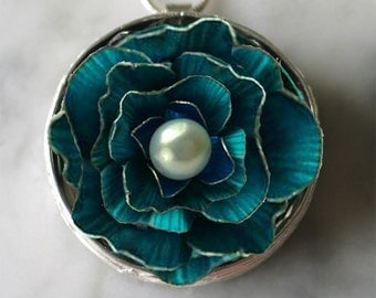 Pillbox Pendant Blue Blossom by amieplante on Etsy