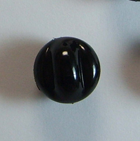 LICORICE NIPS BUTTONS