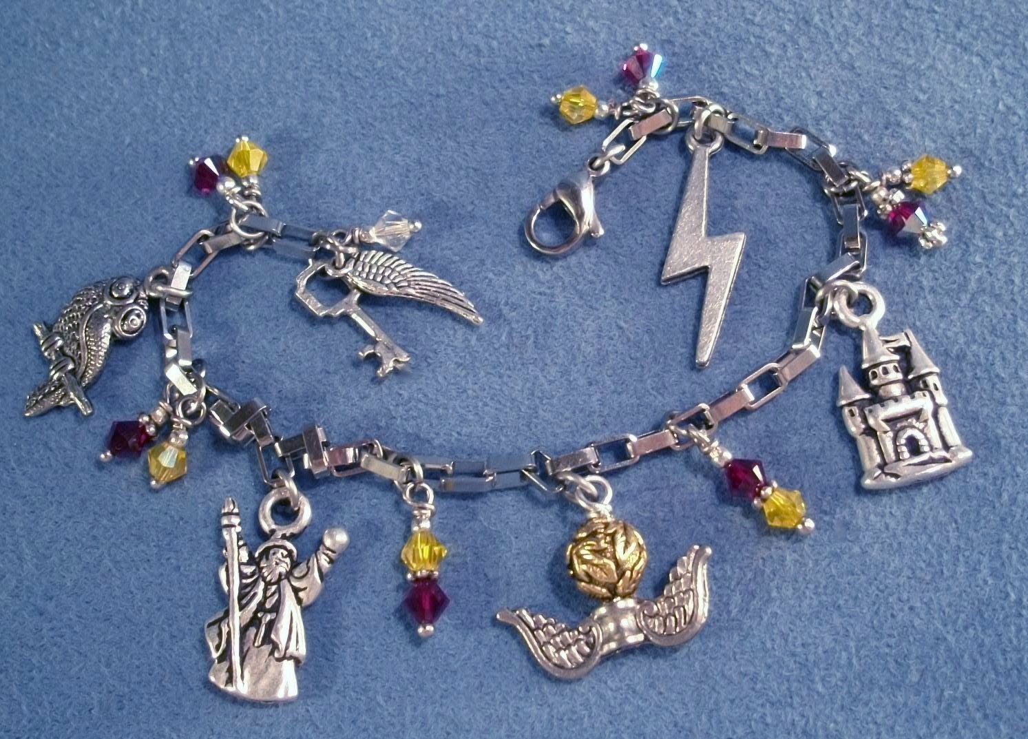 Harry Potter Charm Bracelet with Golden Snitch Hogwarts and