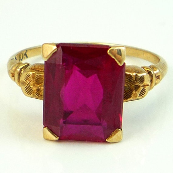 10K Vintage Retro 1940s CT Ruby Cocktail Ring