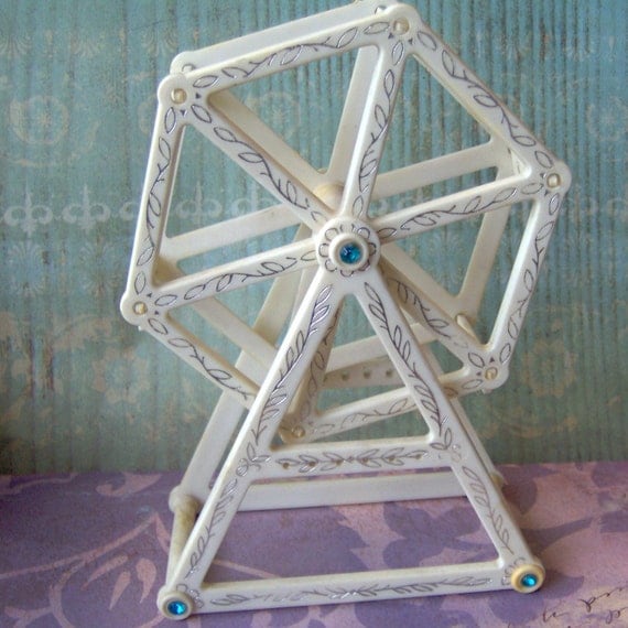 Ferris Wheel Earring Holder