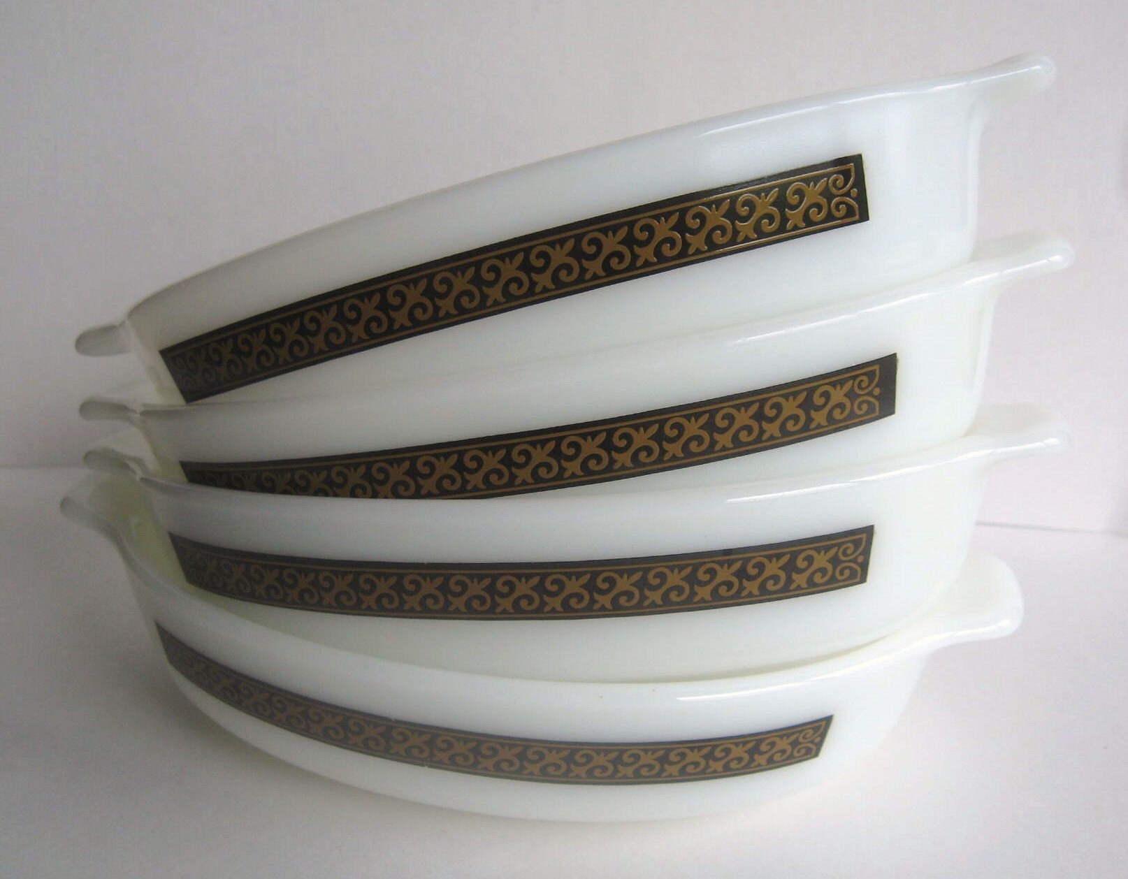 Pyrex Individual Serving Casserole Dishes