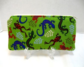 Gecko Zipper Pouch - Green Gadget Case - Lizard Zip Pouch - Frogs Padded Case