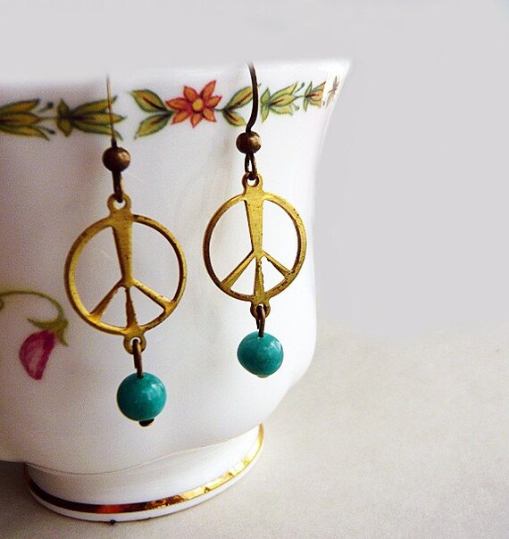 Retro Funky Green Peace Earrings by MaruMaru on Etsy