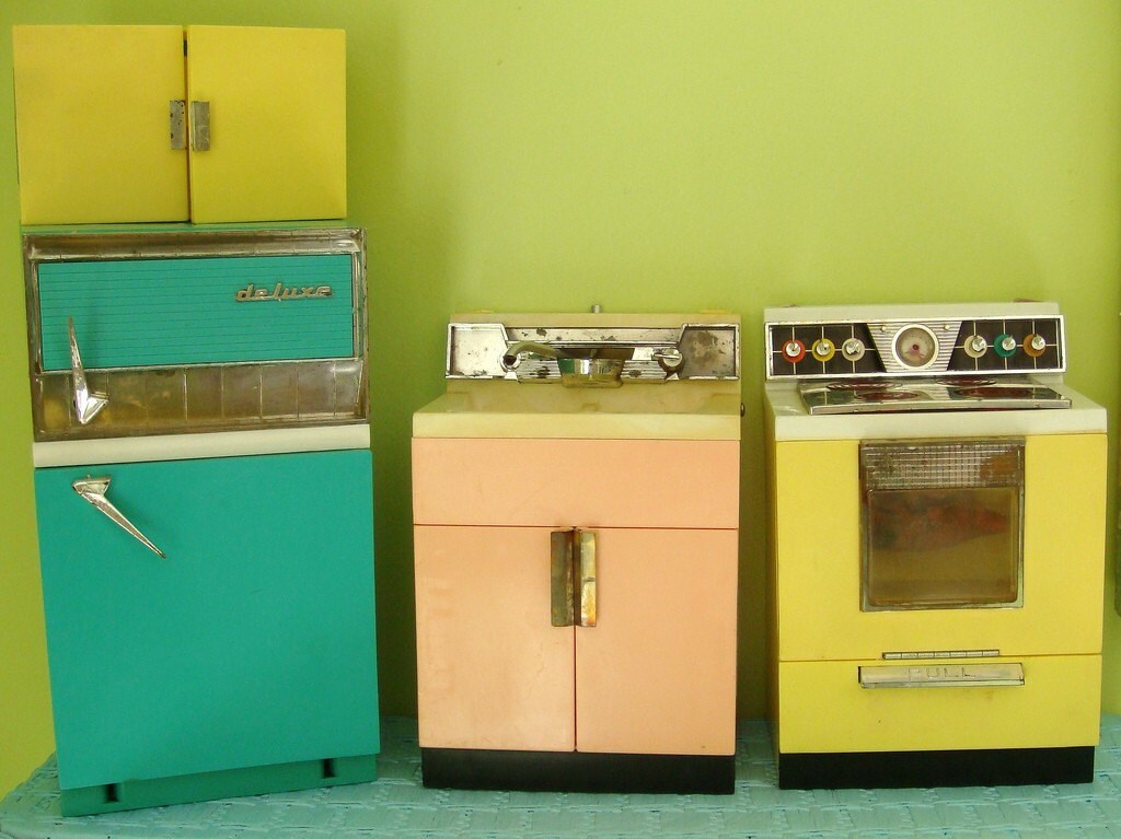 Vintage Deluxe Reading Kitchen Fridge Stove Sink for