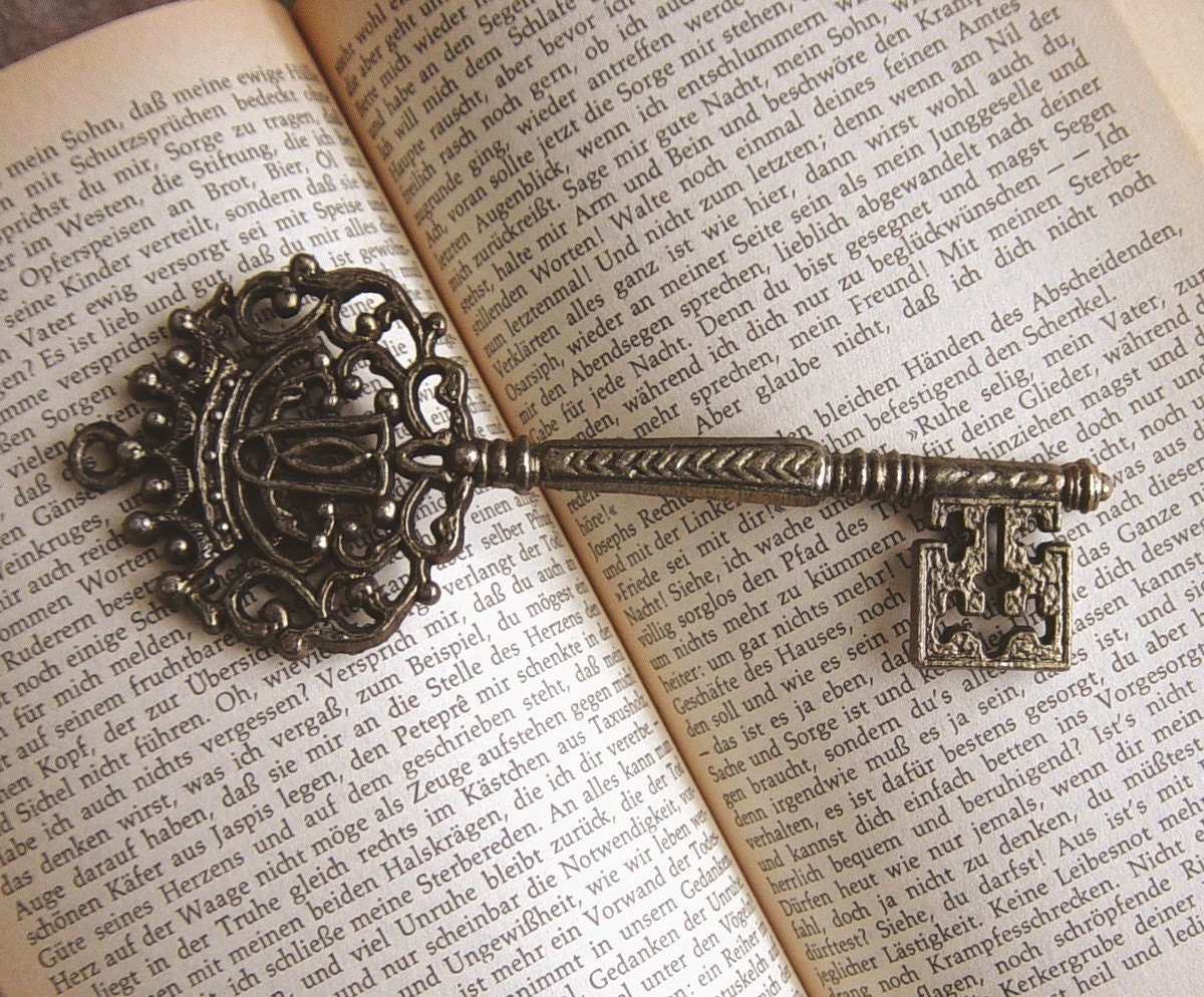 Large Vintage Ornate Filigree Skeleton Key Fancy Metal