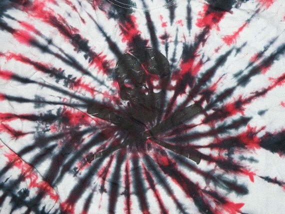 i lamp love shirt Red SKULL Black Tie PIRATE and Dye Spiral HIDDEN CROSSBONES