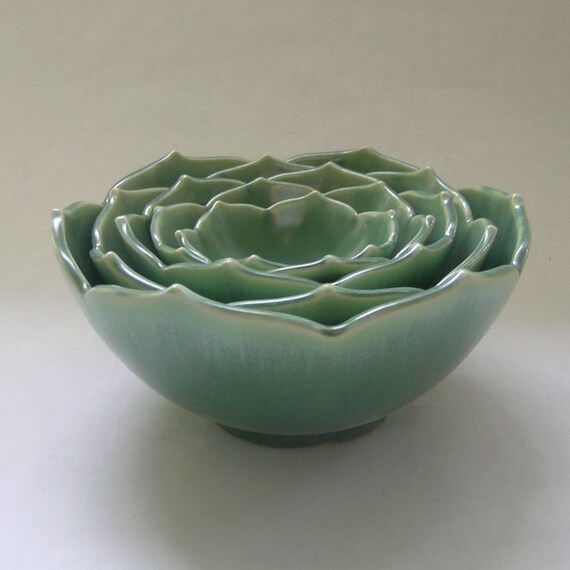 Ceramic Nesting Lotus Bowls Serving Bowls Set of Five Green