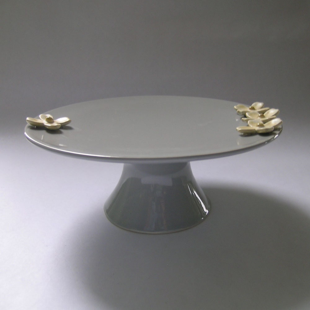 Ceramic Cake Stand with Dogwood Medium Size in French Grey ON