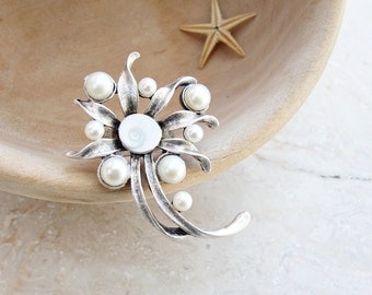 Solid silver rings - Pearl and Sterling Silver Seashell Ring for Women