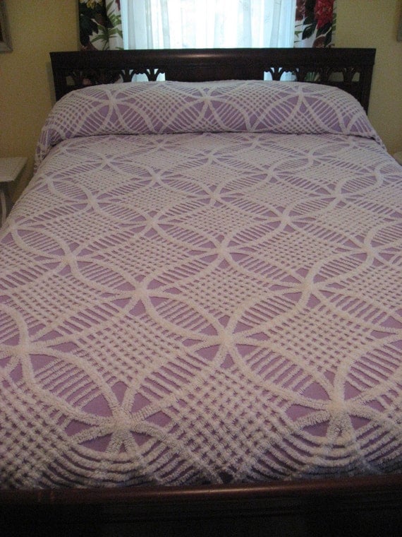 Vintage Chenille Bedspread Lavender Purple and White