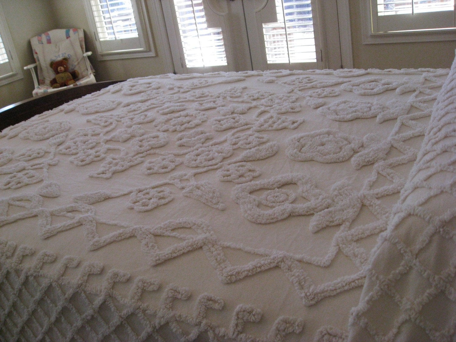 Vintage Chenille Bedspread Creamy White Heavily Tufted