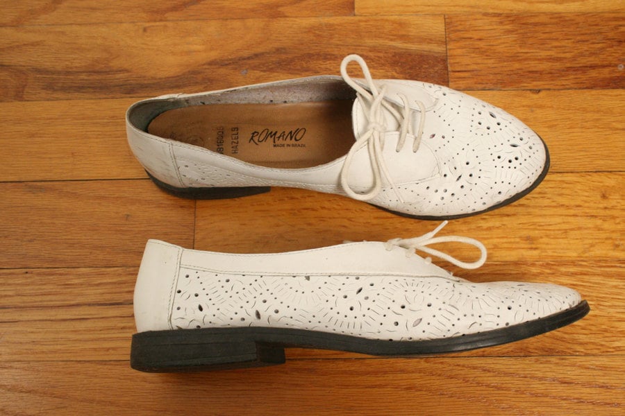 size 7.5 white lace up oxfords 38
